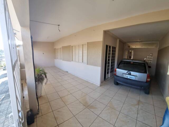 #129 - Casa para Venda em Candeias - MG - 2